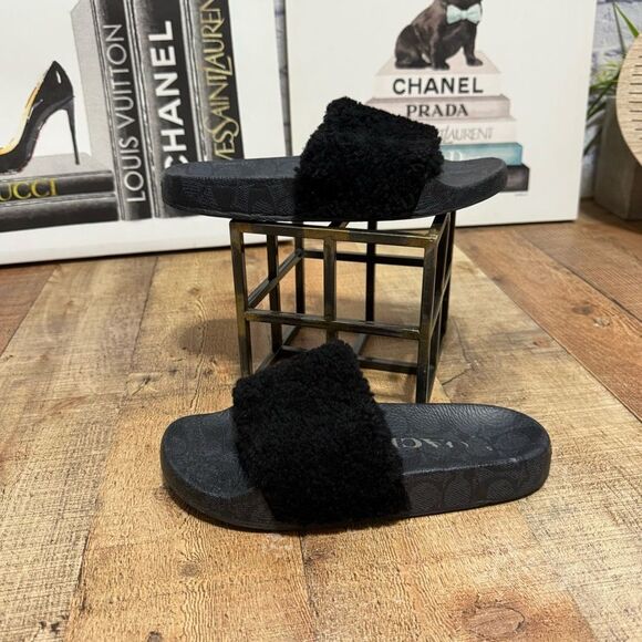 Coach Black slide With Shearling size 7 - Picture 1 of 9